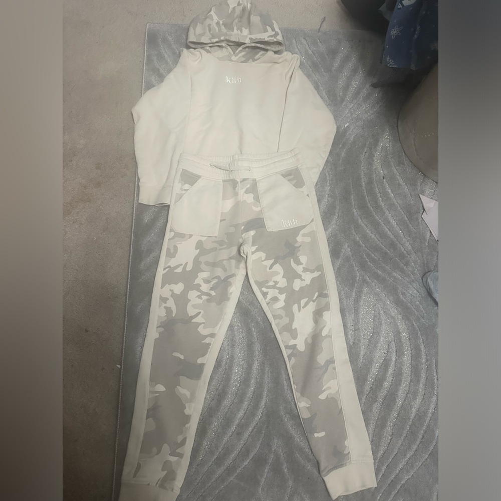 Boys Kith Camo sweatsuit